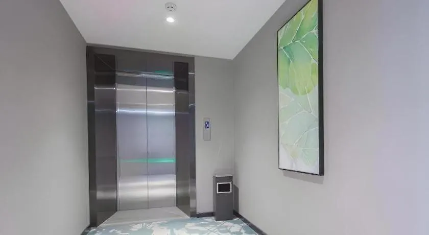 Greentree Inn Express Shangqiu Beihai Road South Railway Station 3*,  China